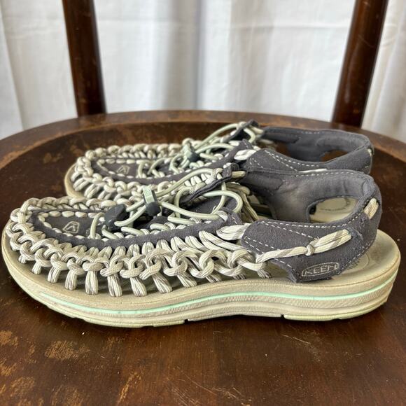 Keen UNEEK Paracord Upper + Bungee Adjustment Water Shoe Sandal, Women 6.5, Gray - Picture 7 of 7